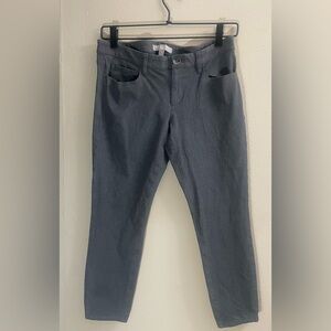 BANANA REPUBLIC CAPRI PANTS GREY